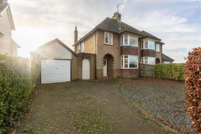 The Avenue 27 External-1.jpg