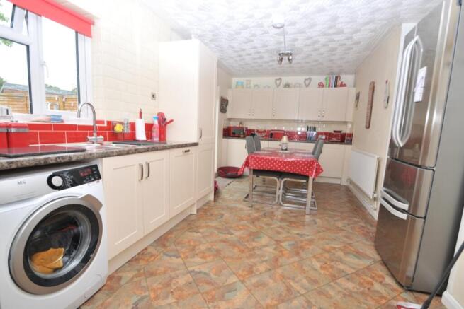 Kitchen / Dining Roo