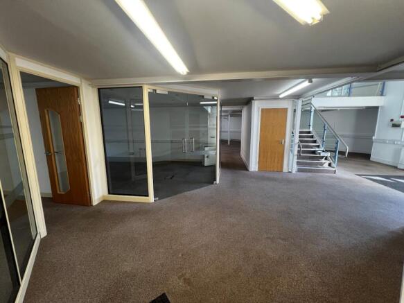4 Oakridge interior 4.jpg