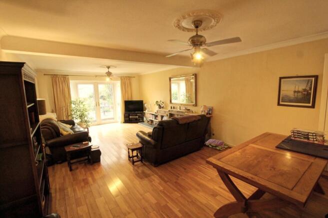 Lounge A