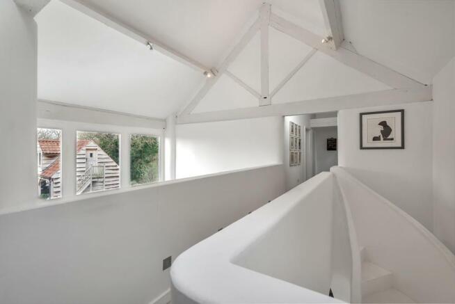 GALLERIED LANDING