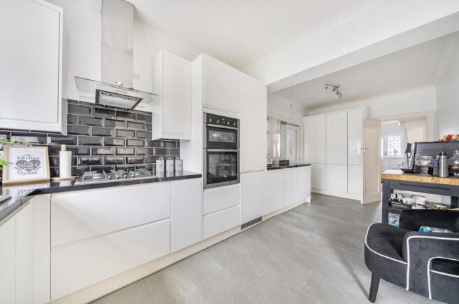 1403511-22-697225...