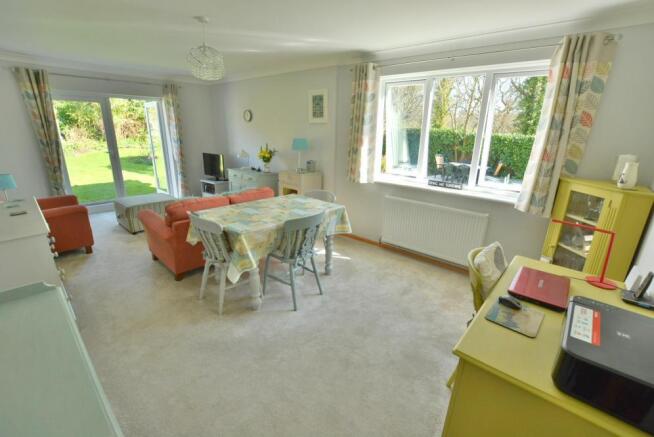 Open plan sitting/living room