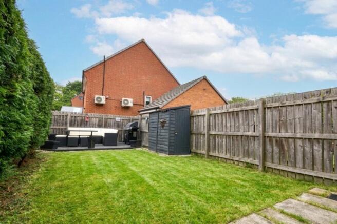 3 bed Semi-Detached to rent Image 11