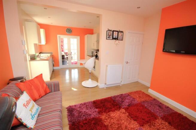 LIVING/DINING ROOM