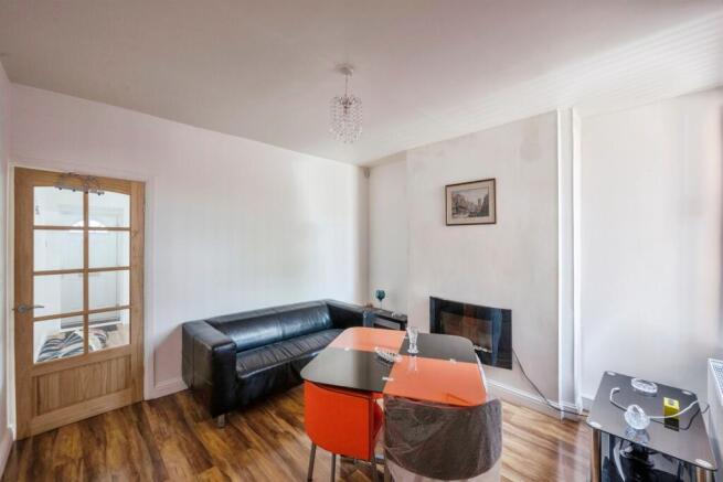 3 bed Terraced for sale Image 6