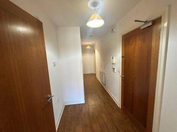 2 bed Flat for sale Image 6