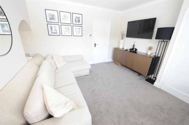 3 bed Semi-Detached for sale Image 6