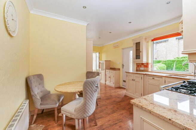 4 bed Detached Bungalow for sale Image 10