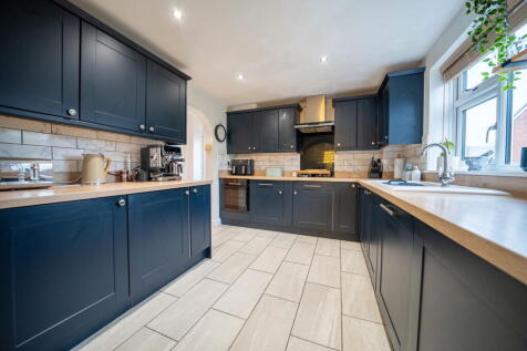 Chestnut Avenue, Spixworth, Norwich, NR10 3QQ