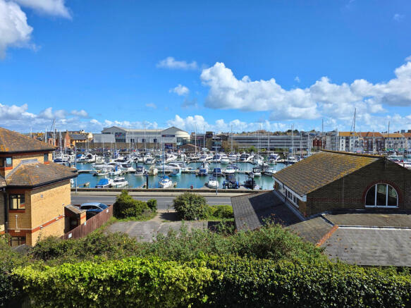 054dcbc3-c701-484...