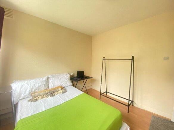 room-4-flat-12-gilbertson-house-e14-8pl-993580