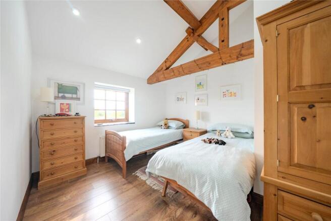4 bed Detached for sale Image 7