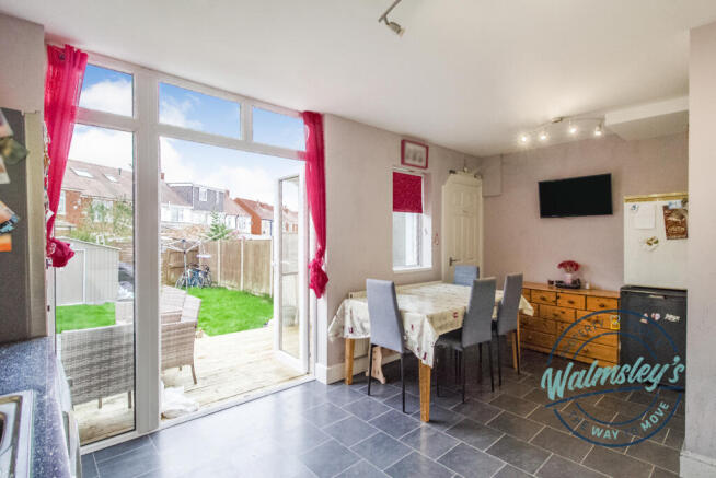 Kitchen dining to gardens