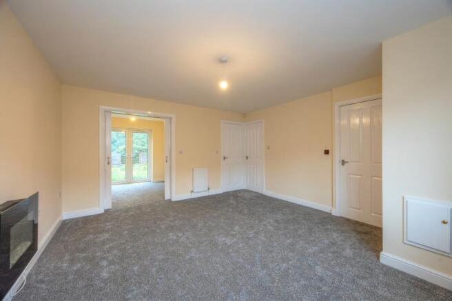 3 bed Terraced to rent Image 5
