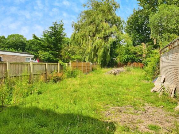 2 bed Semi-Detached to rent Image 6
