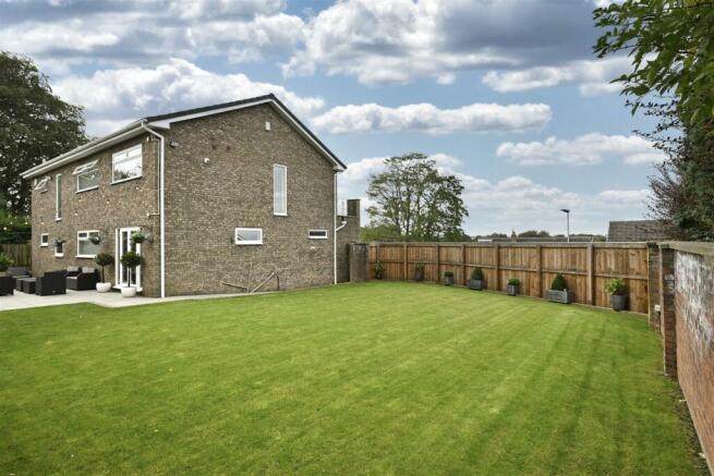 rear gardens2.jpeg