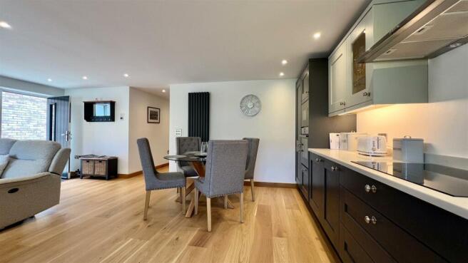 lounge/kitchen/diner