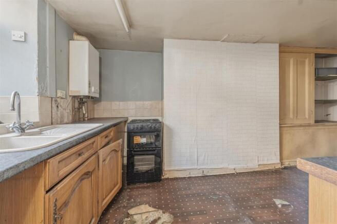 2 bed Terraced for sale Image 8