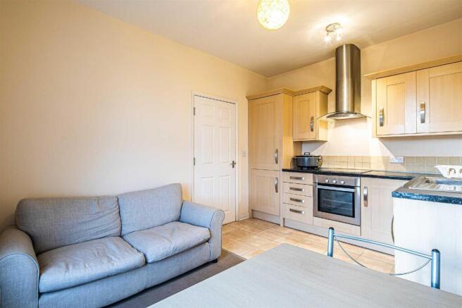 1 bed Apartment to rent Image 4