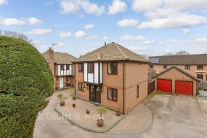 15, Carlton Tye, Langshott, Horley RH6 9XJ