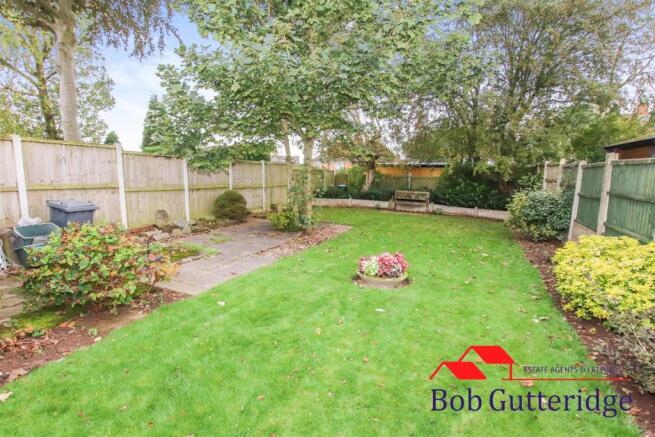 ENCLOSED REAR GARDEN