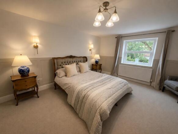 4 bed Semi-Detached to rent Image 10