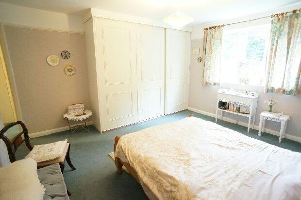 3rd Photo of Bed 1
