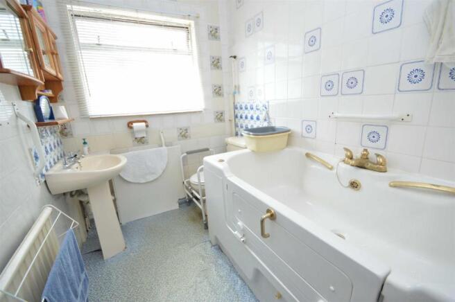 Photo 6