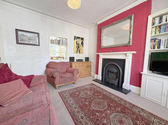 4 bed House for sale Image 8