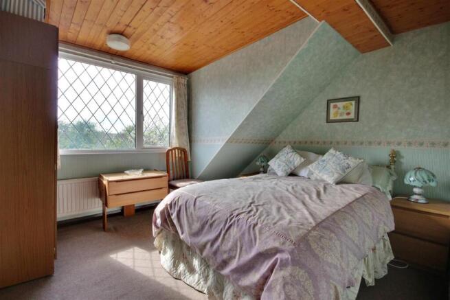 3 bed Semi-Detached Bungalow for sale Image 10