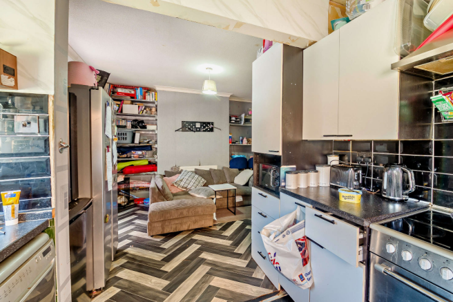 3 bed Semi-Detached for sale Image 4