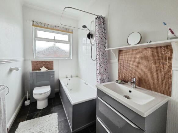 2 bed Terraced for sale Image 12