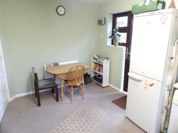 KITCHEN/BREAKFAST RM