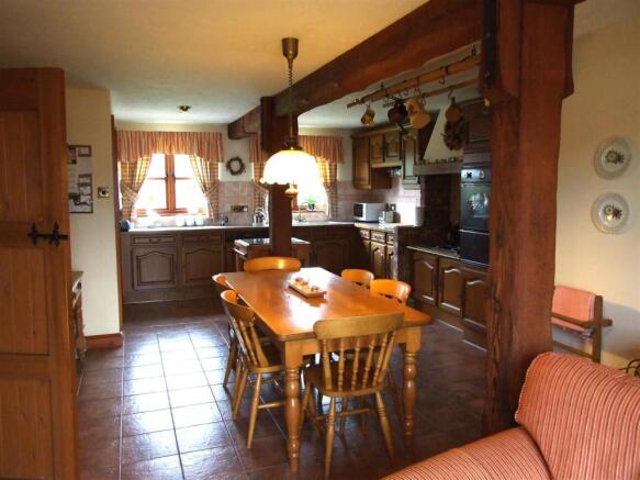 Kitchen/Dining Room