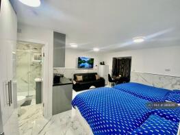33, Abbotswood Way, Hayes UB3 3PF