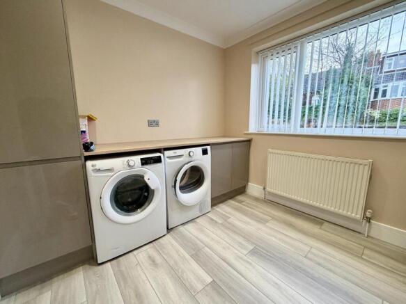 3 bed Semi-Detached for sale Image 5