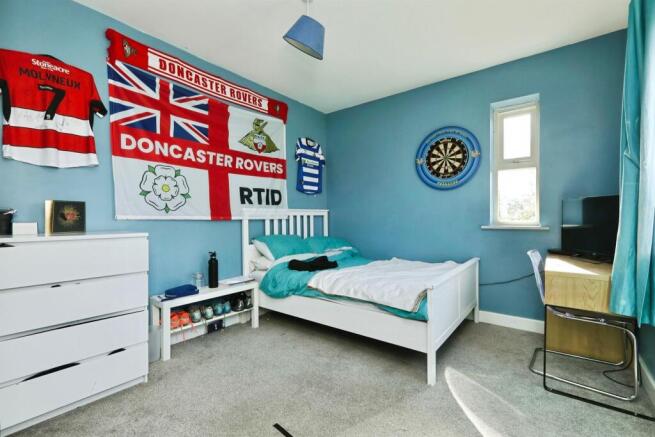 4 bed Detached for sale Image 10