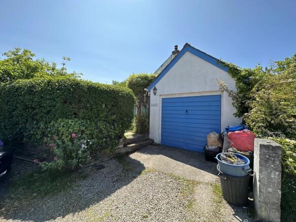 Garage & Parking