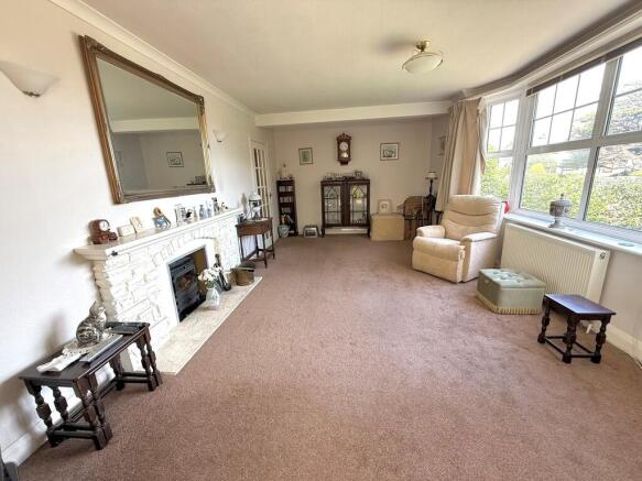 72 Sea Lane Loung...