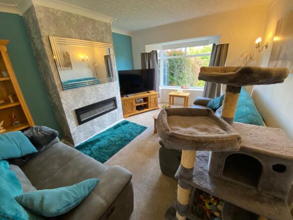 3 bed Semi-Detached for sale Image 4
