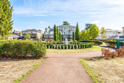 Blumenthal Close, Isleworth