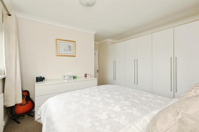 3 bed Link Detached House for sale Image 10