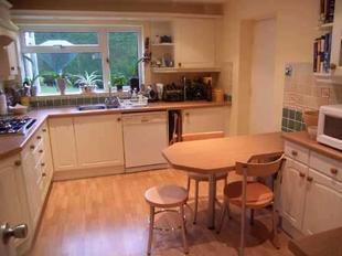 RE-FITTED KITCHEN/BREAKFAST ROOM