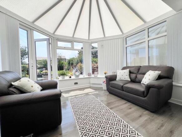 4 bed Semi-Detached for sale Image 6