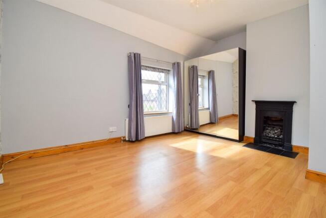3 bed Terraced to rent Image 9