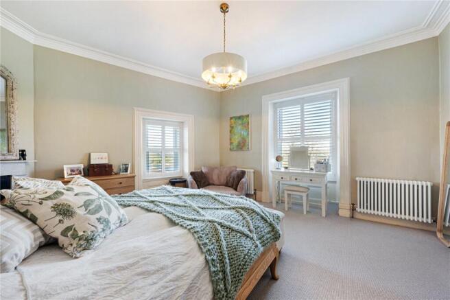 4 bed Detached for sale Image 10