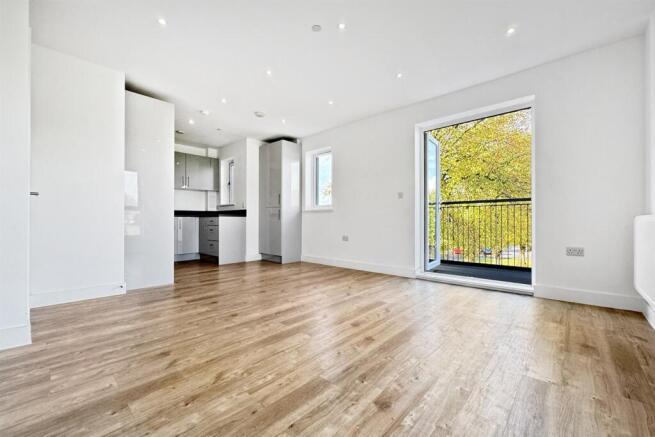 Open Plan Living/Kit
