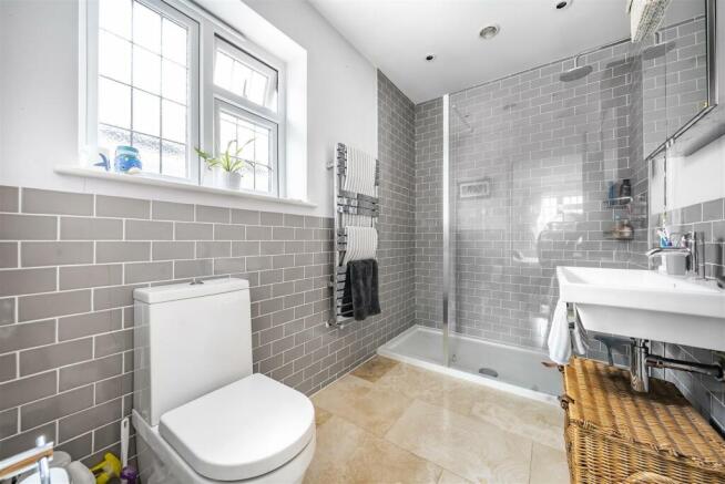 Harvey Road - En-Suite.jpg
