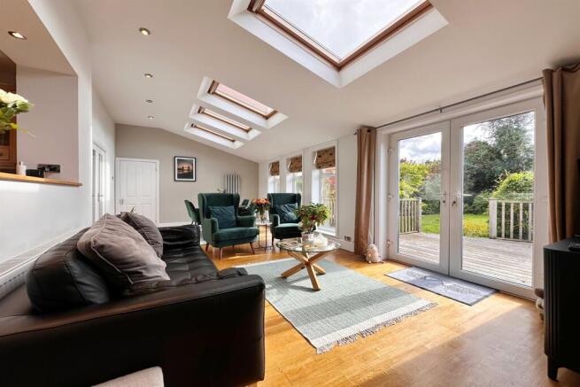 Sitting/Dining Room